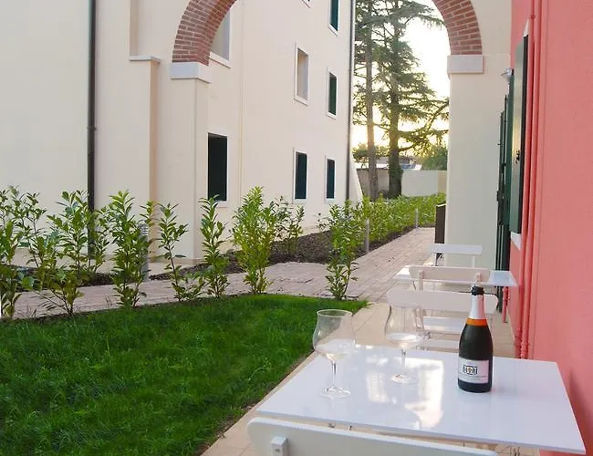 Corte Dei Cedri 2* بوسولينغو